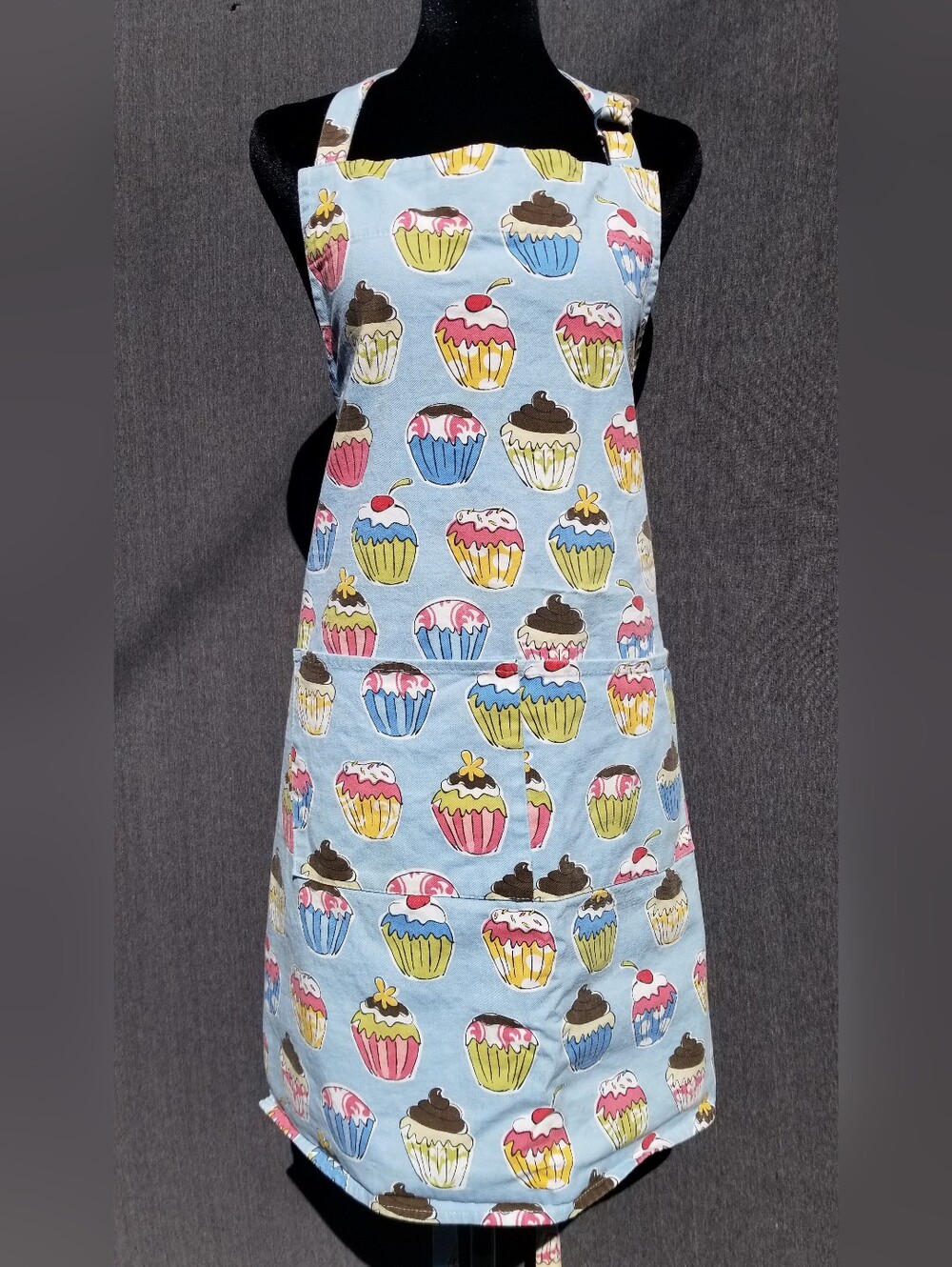 Cupcake Print Apron Very Cute Durable Two Front Pockets One Size -120